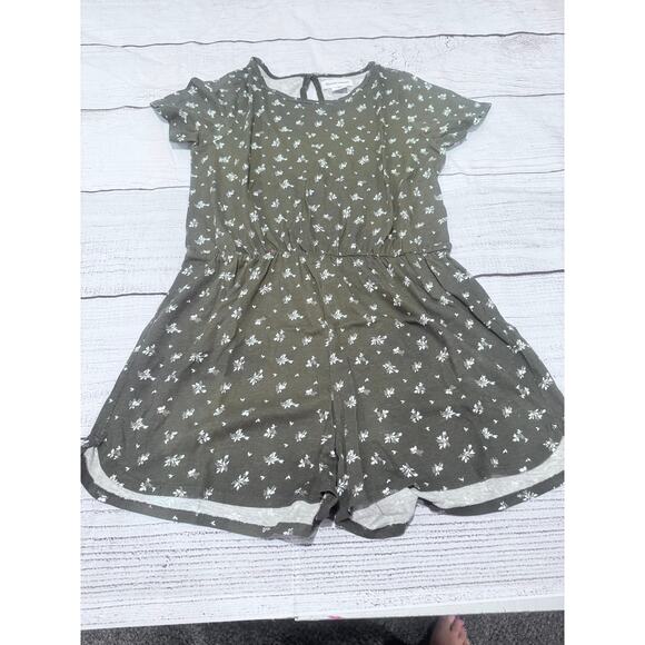 Melrose and Market Short Sleeve Romper - Picture 2 of 5